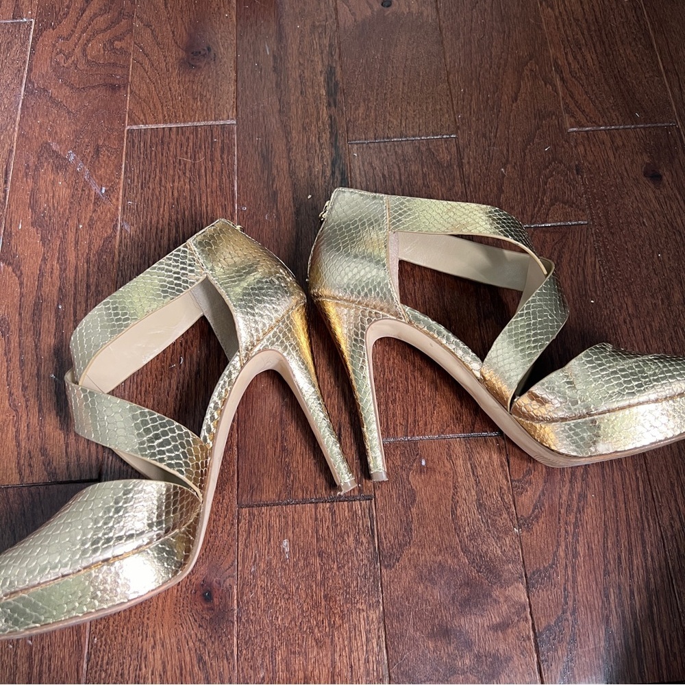 Michael Kors 8.5 Gold Snake Platform Pump Heels - Picture 11 of 11